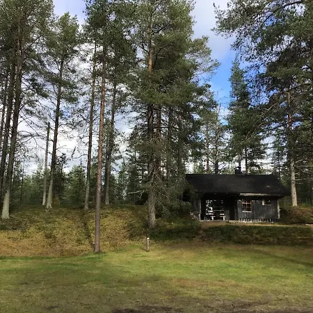 Petaejaelammen Turistimajat شاليه كوسامْوُ