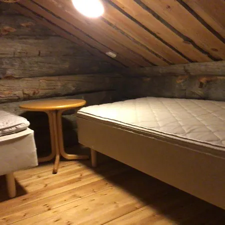 Σαλέ Petaejaelammen Turistimajat Κούουσαμο